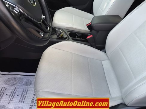 Used 2018 Volkswagen Tiguan SEL image 21