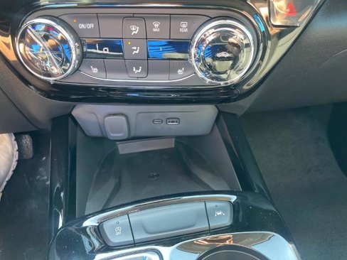 New 2025 Chevrolet Trax ACTIV w/ Sunroof Package image 17