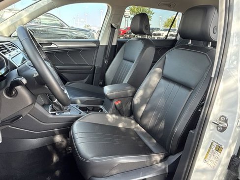 Used 2024 Volkswagen Tiguan SE image 18
