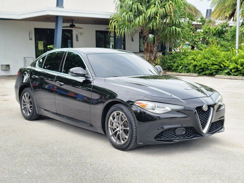 Used 2018 Alfa Romeo Giulia AWD image 3