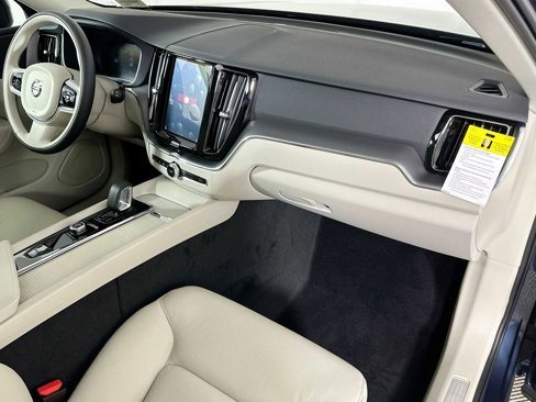 Used 2025 Volvo XC60 B5 Core w/ Protection Package Premier image 24