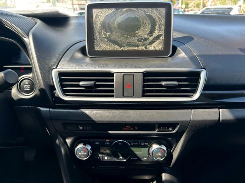 Used 2014 MAZDA MAZDA3 i Grand Touring image 12