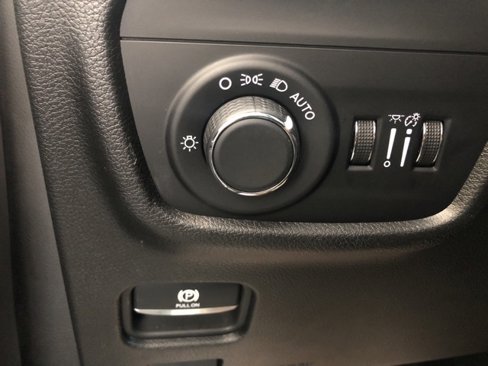 Used 2023 Jeep Grand Cherokee L Laredo image 17
