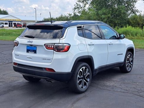 Used 2022 Jeep Compass Limited image 4