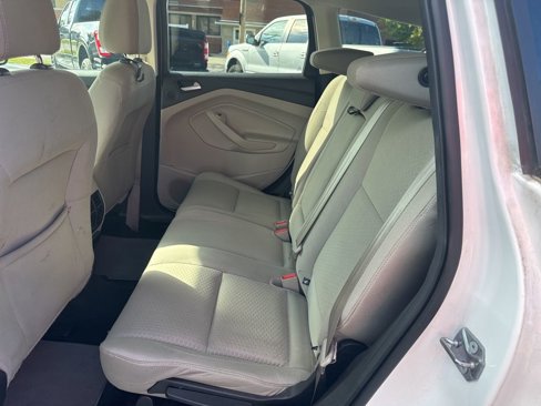Used 2017 Ford Escape SE w/ Equipment Group 201A image 24