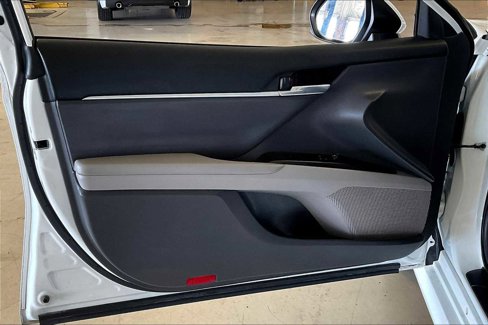 Used 2023 Toyota Camry LE image 20
