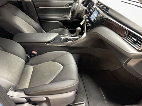 Used 2019 Toyota Camry LE image 35