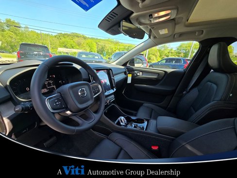 Used 2024 Volvo XC40 B5 Plus w/ Protection Package Premier image 10