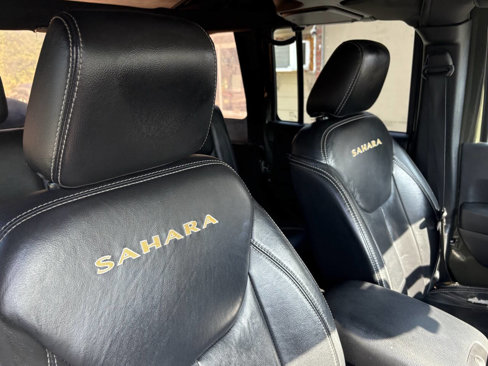 Used 2015 Jeep Wrangler Unlimited Sahara w/ Dual Top Group image 30
