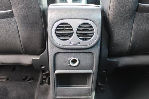 Used 2017 Volkswagen Tiguan S image 36