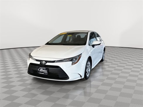 Used 2023 Toyota Corolla LE image 5