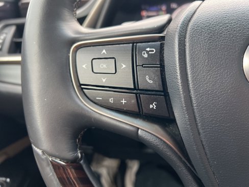 Used 2020 Lexus ES 350 w/ Premium Package image 17
