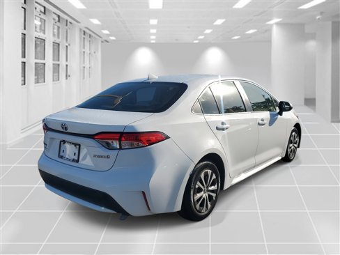 Used 2022 Toyota Corolla LE image 4