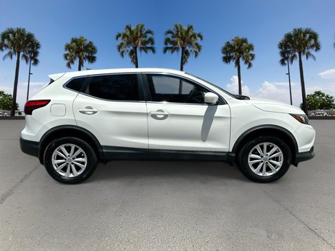 Certified 2017 Nissan Rogue Sport S image 4