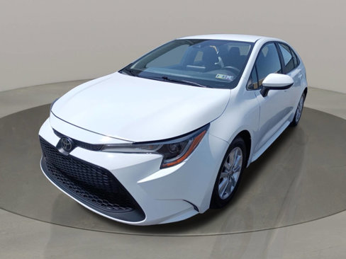Used 2022 Toyota Corolla LE image 2