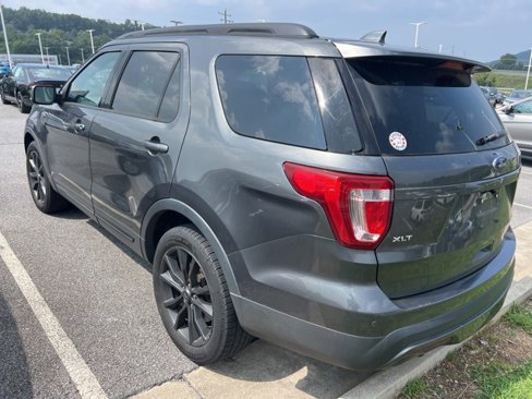 Used 2017 Ford Explorer XLT w/ Equipment Group 202A image 2