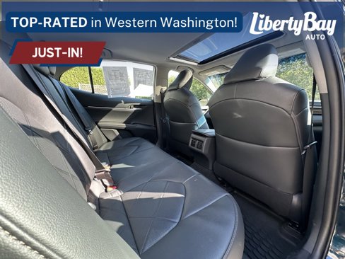 Used 2018 Toyota Camry XLE image 14