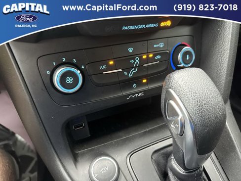 Certified 2017 Ford Focus SE image 28