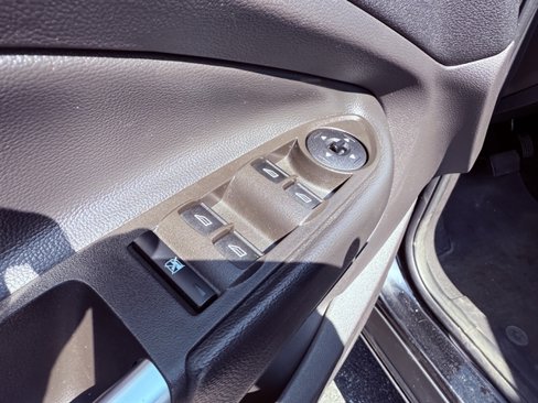 Used 2018 Ford Escape SE w/ SE Sport Appearance Package image 21
