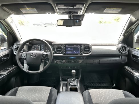 Used 2022 Toyota Tacoma TRD Off-Road image 32