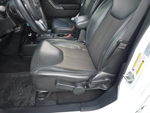 Used 2018 Jeep Wrangler Unlimited Sport image 13