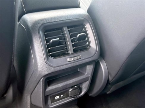 Used 2022 Volkswagen Tiguan SE image 14