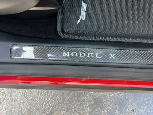 Used 2018 Tesla Model X image 18