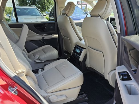 Used 2020 Lincoln Aviator Reserve w/ Elements Package Plus image 18