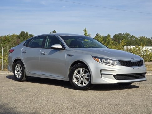 Used 2017 Kia Optima LX image 2