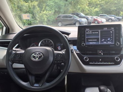 Used 2022 Toyota Corolla LE image 12