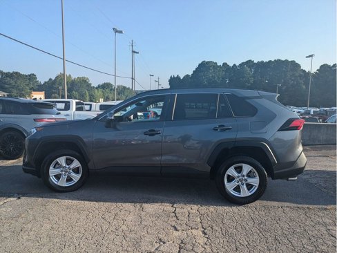Used 2021 Toyota RAV4 XLE image 12
