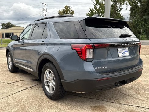 New 2025 Ford Explorer Active image 4