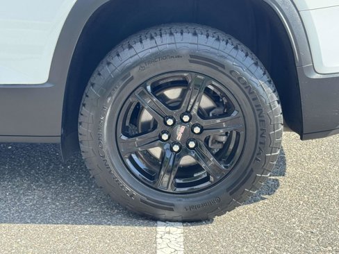 Used 2022 GMC Acadia AT4 w/ Technology Package image 9