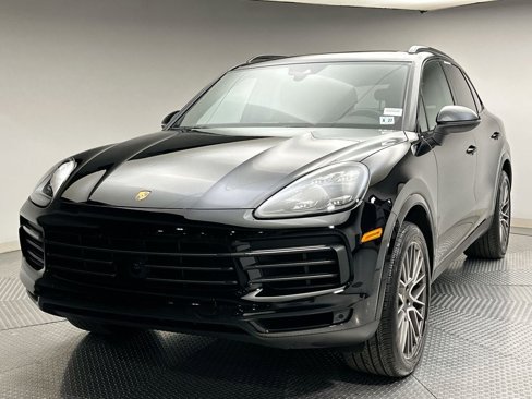 Used 2022 Porsche Cayenne image 1