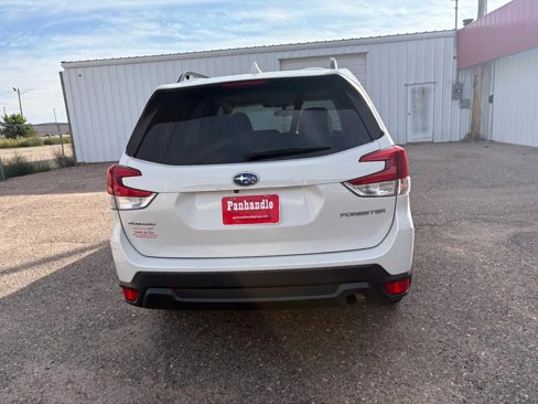 Used 2022 Subaru Forester Premium image 4