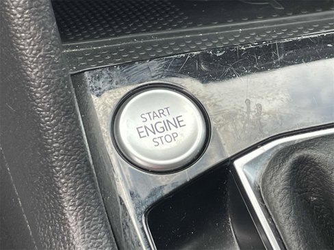 Certified 2023 Volkswagen Taos SE image 29