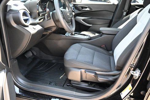 Used 2025 Chevrolet Trax LS w/ LS Convenience Package image 19