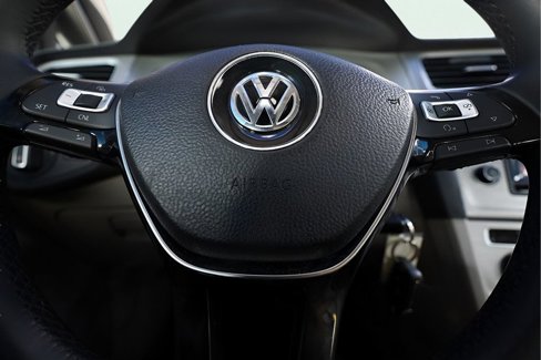 Used 2015 Volkswagen Golf SE image 28