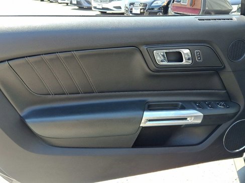 Used 2015 Ford Mustang Premium image 12