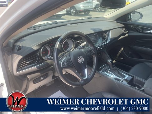 Used 2018 Buick Regal Essence w/ Driver Confidence Package #1 image 12