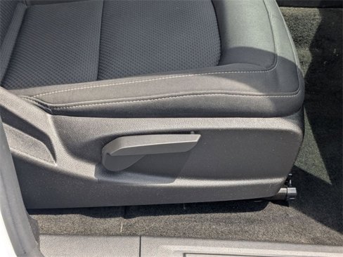Used 2017 Chevrolet Colorado LT image 36
