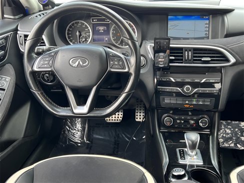 Used 2017 INFINITI QX30 Sport image 21