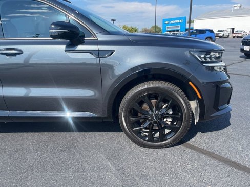 Used 2023 Kia Sorento SX image 3