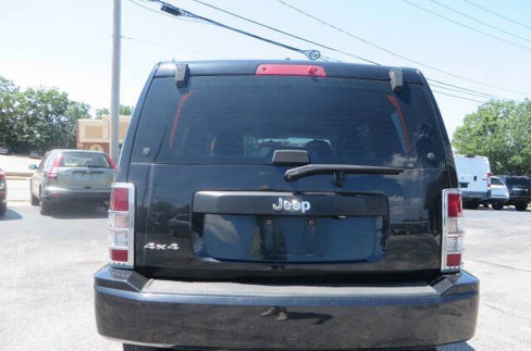 Used 2012 Jeep Liberty Sport image 8