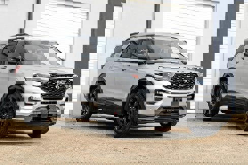 Used 2020 Ford Explorer ST w/ ST Street Pack image 6