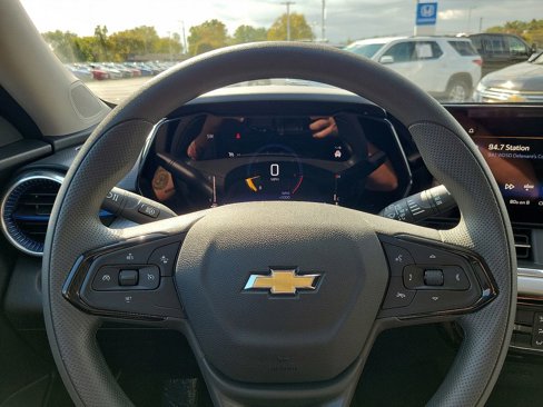 New 2025 Chevrolet Trax LT image 7
