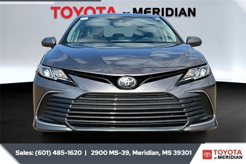 Used 2024 Toyota Camry LE image 3