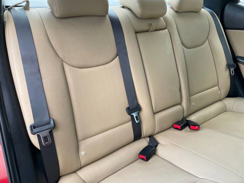 Used 2013 Hyundai Elantra Limited w/ Technology Pkg image 12