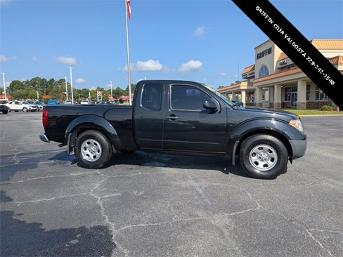 Used 2021 Nissan Frontier S image 2
