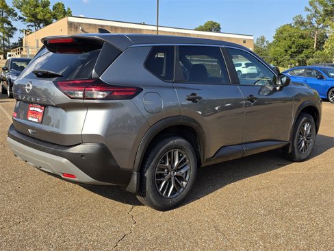 Used 2023 Nissan Rogue S image 3
